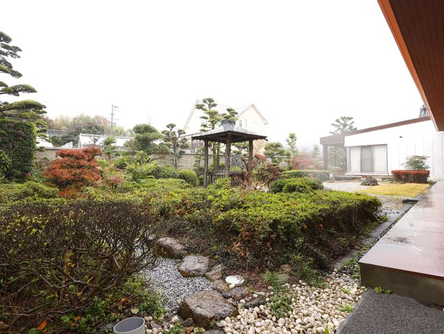 緑豊かな中庭景観