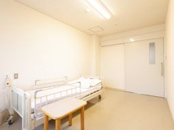 明るい居室の一部