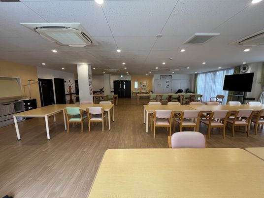 広々としたラウンジ