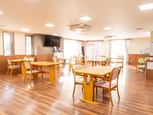 温かい広々とした空間