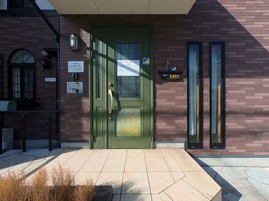 建物のエントランス