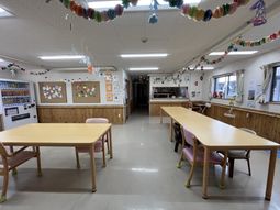 装飾された交流スペース