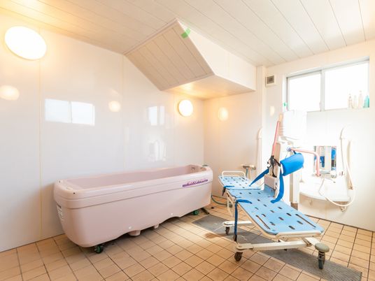 広々とした浴室