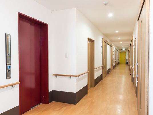 廊下とエレベーター