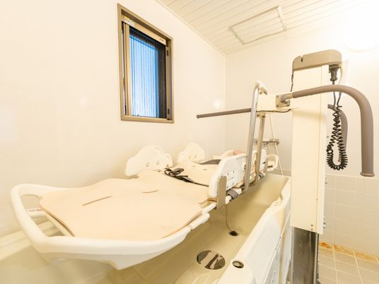 介助用設備の浴室