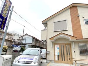 建物正面の外観  
