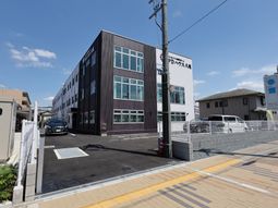 モダンな建物外観