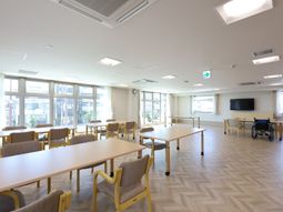 明るい食堂の様子