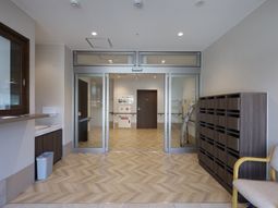 清潔感のあるエントランス