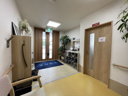 清潔なエントランス風景
