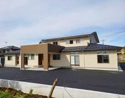 広い施設の外観