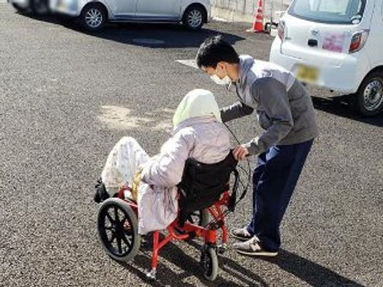 車椅子介助の駐車場