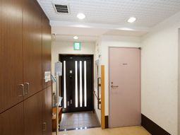 廊下の明るいイメージ