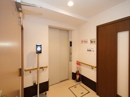 清潔なエレベーターホール