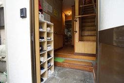 エントランスと廊下の景色