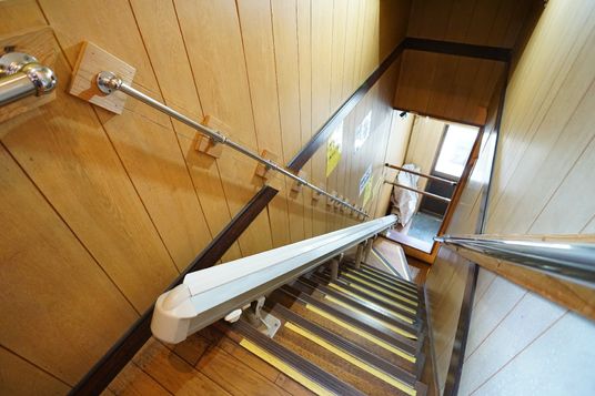 階段と手すりの設備