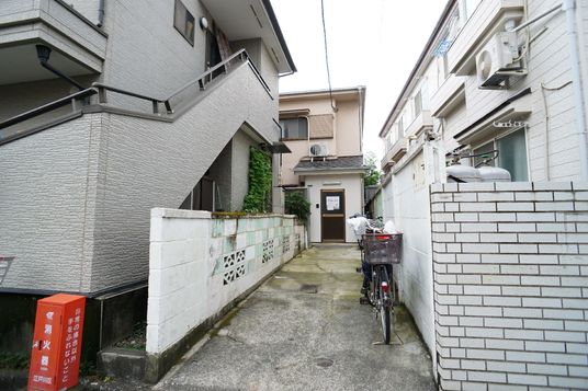 静かなエントランス風景