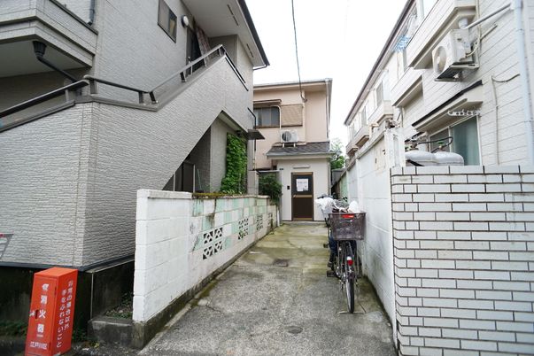 静かなエントランス風景