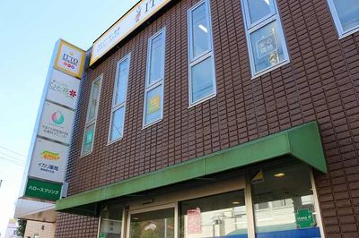 きれいな施設の外観