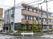 3階建ての施設外観  