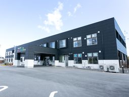 モダンな建物の外観