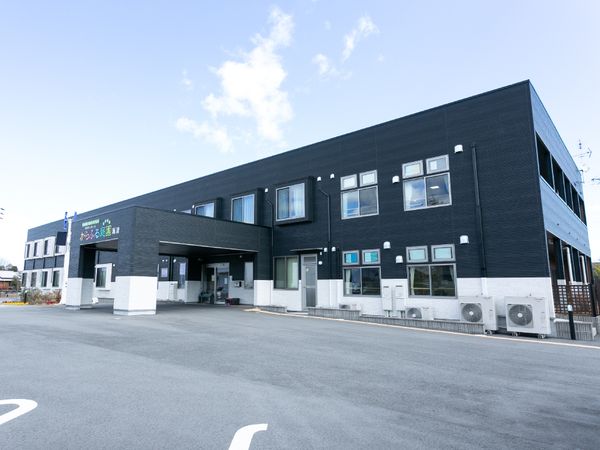 モダンな建物の外観