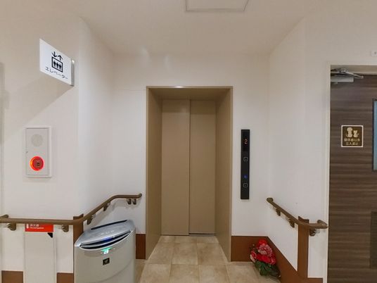 ゆったりとしたエレベーター