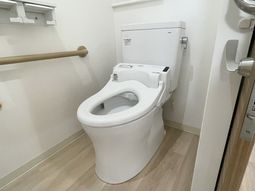 衛生的な設備のトイレ  