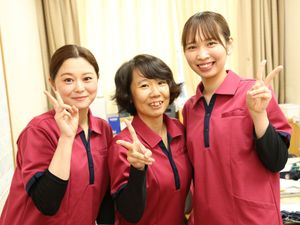 笑顔のスタッフの集合  