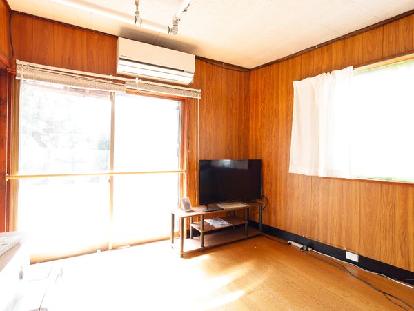 明るい和室の居室
