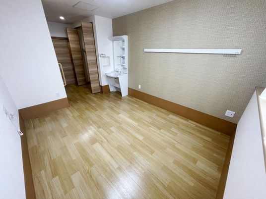 落ち着いた雰囲気の居室