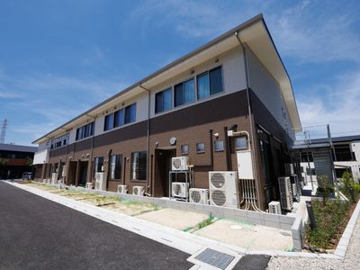 新しい建物の外観