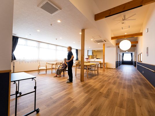 広々としたダイニングスペース