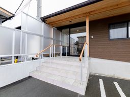 清潔感のあるエントランス