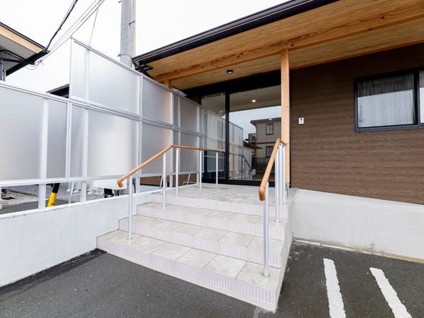 清潔感のあるエントランス