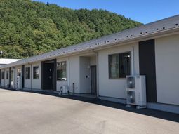 清潔な外壁の施設外観