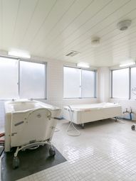 機能的な清潔な浴室