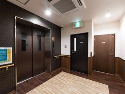清潔な廊下とエレベーター