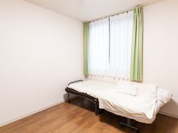 清潔なシンプル居室