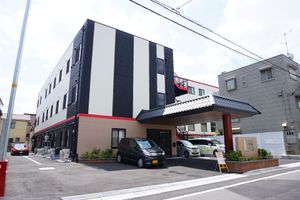 モダンな建物の外観
