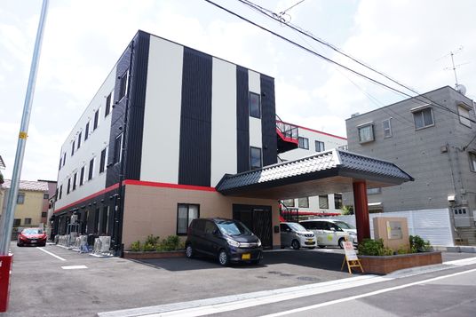 モダンな建物の外観