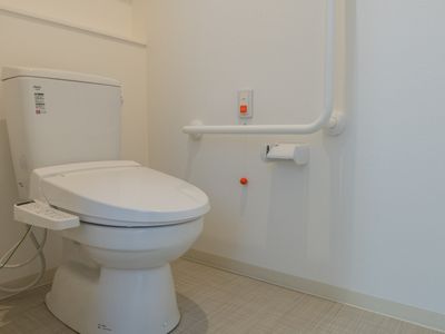 手すり付きトイレ設備