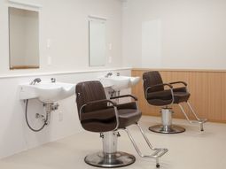 明るい理美容室