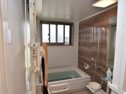 清潔な浴室の空間