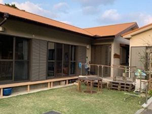 中庭のある建物外観