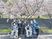 桜の下での集合撮影