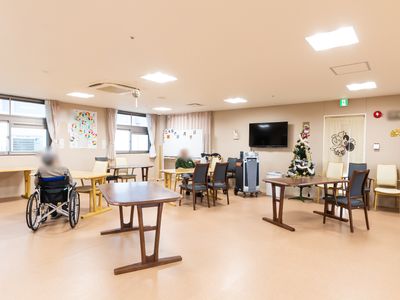 広々とした共有ダイニング