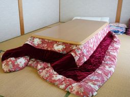和室の布団と座卓