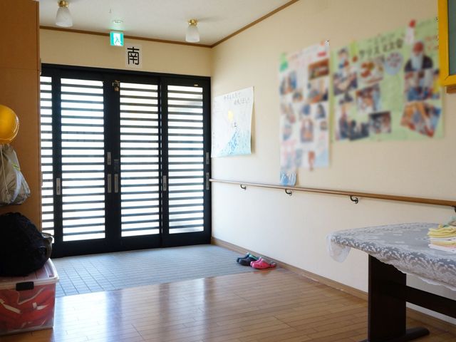 和室の明るい出入口
