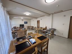 明るいダイニングルーム  